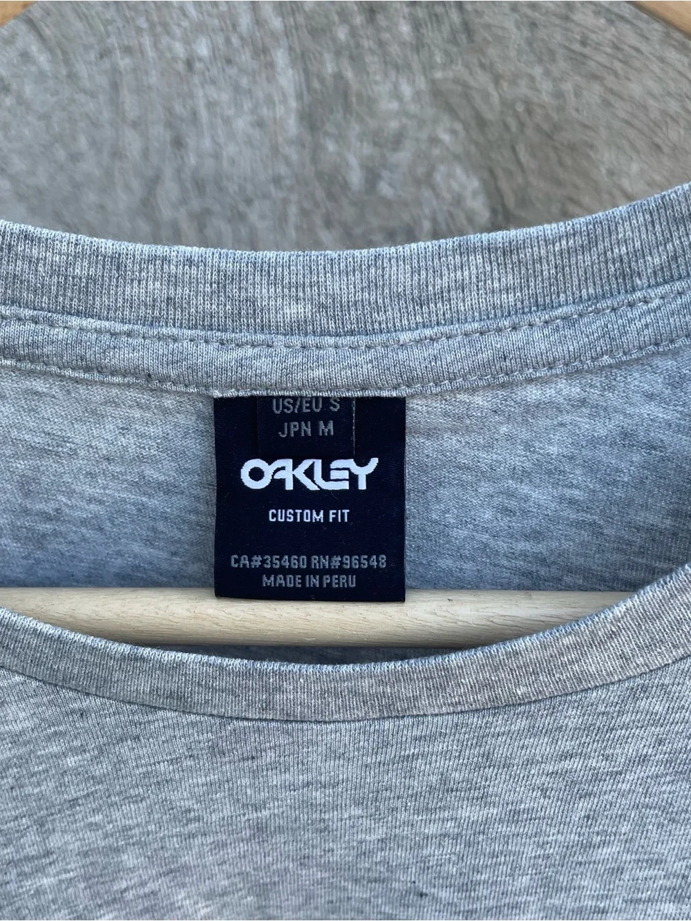 New with tags Oakley logo spellout t shirt size small
